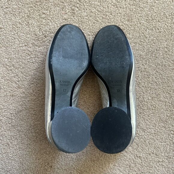 Khaite Lorimer Crinkled Leather Metallic Mary Jane Pumps Silver Size 37 - Picture 5 of 10